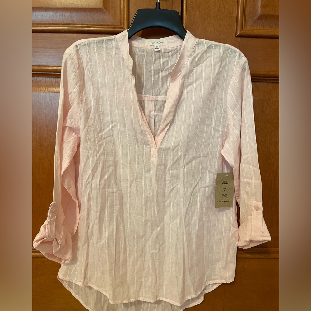 Eden & Olivia Medium top NWT